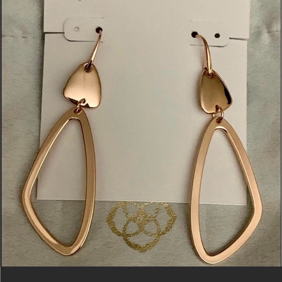 Kendra Scott Kira Drop Earring in Rosegold - Picture 2 of 5